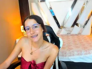 Streamate Nude Webcam of Linda4Petite