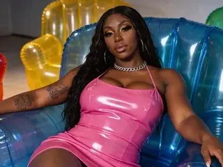 Streamate Best live sex cam show of EbonyMystique