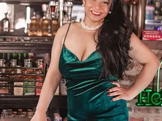 Streamate Free Porn Cam of AdelinneMoretti