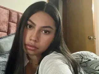 Streamate Free Live Porn of SweetMaddyson