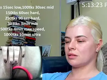 Stripchat Adult Webcam of queenofthenighttt