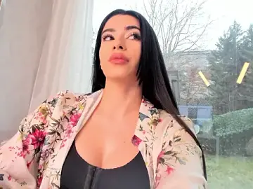 Stripchat Live Sex Cam of Naila18