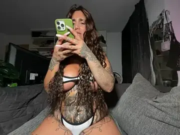 Stripchat Sex Chat of Tyraride