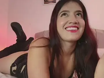 Stripchat Best Webcam of BrunnetAri_