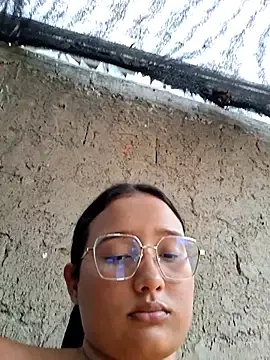 Stripchat Live Sex Cam of young_dairy01