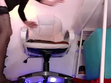 Stripchat Adult Webcams of SUZZET_22