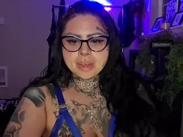 Stripchat Live Porn of chicanachic13