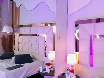 Stripchat Nude Webcam of CataleyaBloom__