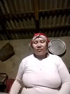 Stripchat Free Live Porn of Linhcutex