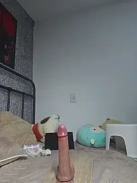 Stripchat Free Porn Cam of mile_latina
