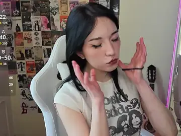 Stripchat Live Sex Cam of AliceeinWonderlanddd