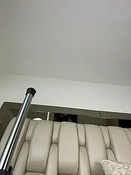 Stripchat Free Porn Cam of ALISSON_FOXXX1
