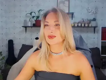 Stripchat Sex Cam of MillaXQueen