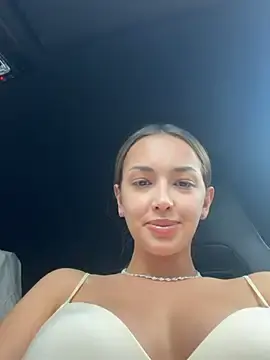 Stripchat Free Porn Cam of TiffanyHouston_