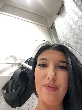 Stripchat Live Sex Cam of Tisha_Busty