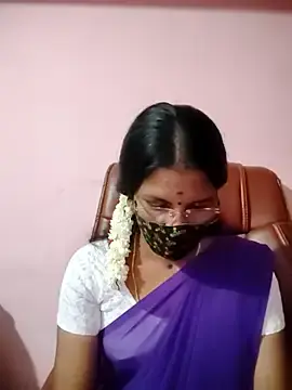 Stripchat Sex Cam of tamil_peenqueen