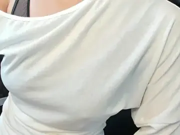 Stripchat Live Sex Cam of Lillian_White