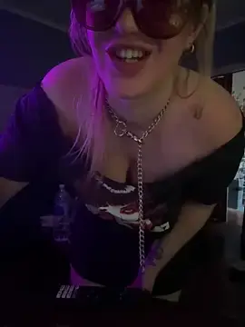 Stripchat Live Sex Cam of Granlady7