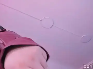 Stripchat Free Porn Cam of AmberiniHoffman