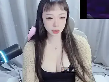 Stripchat Free Live Porn of diaperlilinai0210