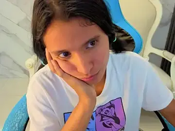 Stripchat Live Sex Cam of Cataleya23_a