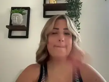 Stripchat Live Sex Cam of MsBelleWarick