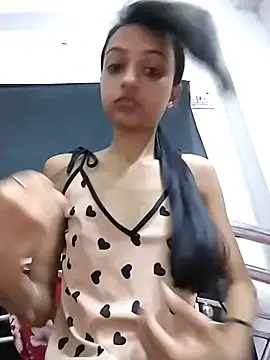 Stripchat Free Porn Cam of Your-Kitkat