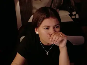 Stripchat Sex Cam of Alessia_Monroe_