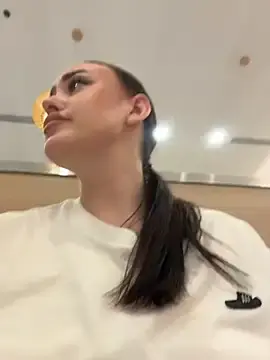 Stripchat Live Porn of KiraSunshine