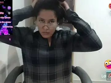 Stripchat Adult Webcam of sweettmiah