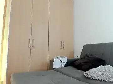 Stripchat Adult Video Chat of Hornyholly__