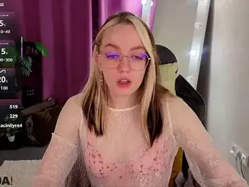 Stripchat Adult Webcam of R0cket_bunny