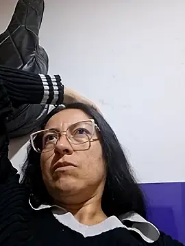 Stripchat Free Live Porn of Lauryn_Jones