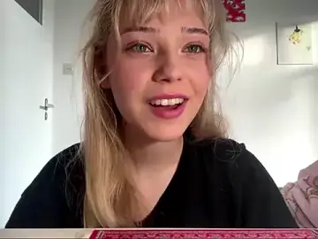 Stripchat Adult Webcam of SourMidday