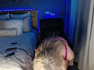 Stripchat Sex Cam of Lenaxox