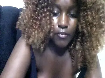 Stripchat Best Webcam of MoonlighMaya