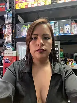 Stripchat Free Porn Cam of MIA_ROSSEEE