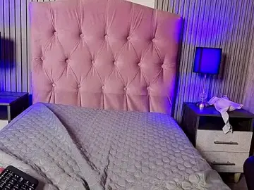 Stripchat Adult Video Chat of sharlot_hs