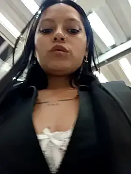 Stripchat Live Sex Cam of LunaHot_777