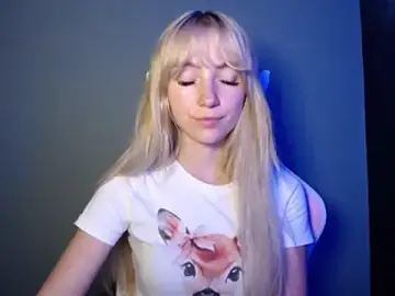 Stripchat Live Sex Cam of LuciaYoung