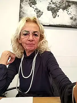 Stripchat Free Porn Cam of clarabell4