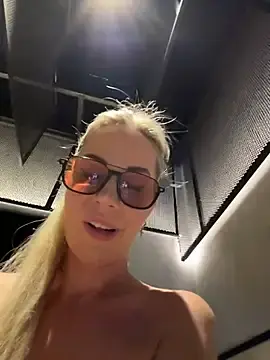 Stripchat Free Live Porn of LisaMurr