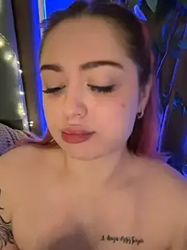 Stripchat Free Porn Cam of KellyMoors