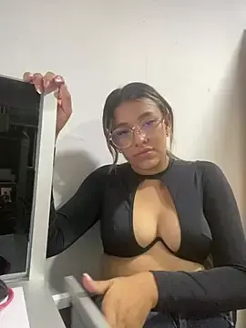 Stripchat Free Porn Cam of liahot69