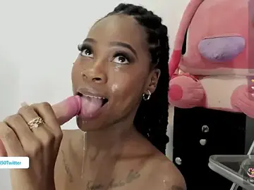 Stripchat Live Porn of queen_katle