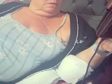 Stripchat Live Sex of Playful_MILF_Demi