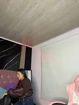 Stripchat Live Sex Cam of Ady_18