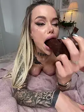 Stripchat Live Sex Cam of mc-Olivia