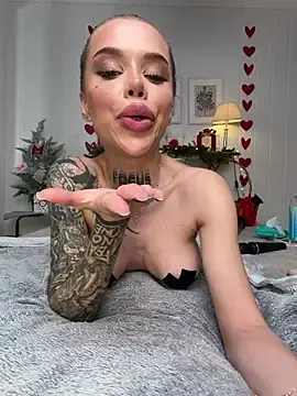 Stripchat Live Sex Cam of mc-Olivia
