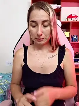 Stripchat Adult Webcams of Iris_love18